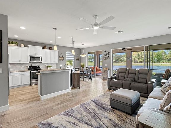 2nd image of 10221 Glastonbury CIR #101