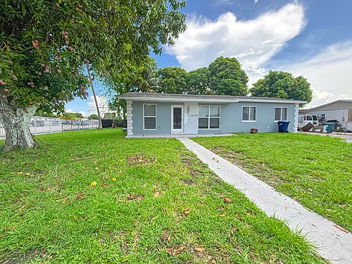 3645 NW 195th Ter Photo 1 3645 NW 195th Ter Photo 1