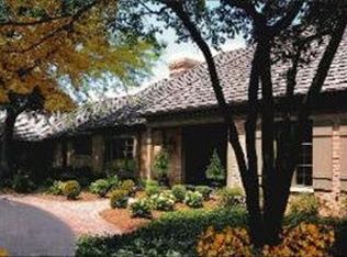 66 Round Barn Rd, Barrington, IL 60010