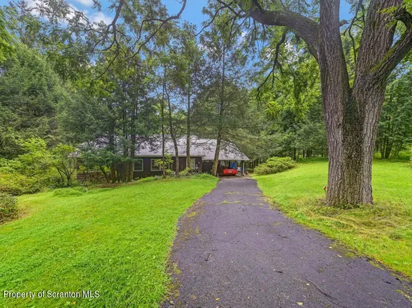 1711 Lithia Valley Rd, Factoryville, PA 18419