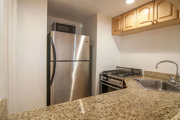 Rented by WAM Partners - William Moses Co. | media 24