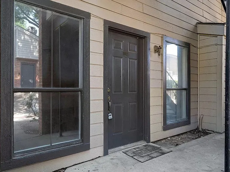 9600 Royal Ln #206 — Photo 12