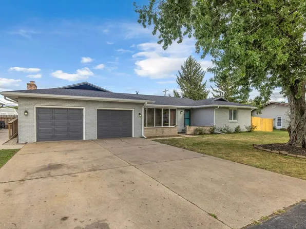840 East Dr, Mt Zion, IL 62549