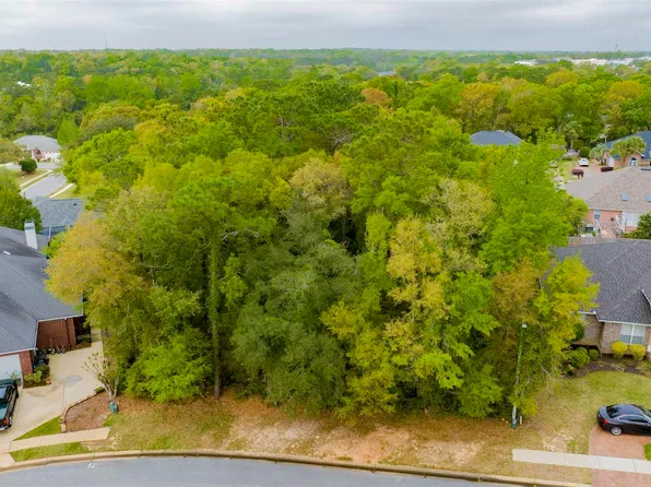 6011 Chapman Cir, Pensacola, FL 32504