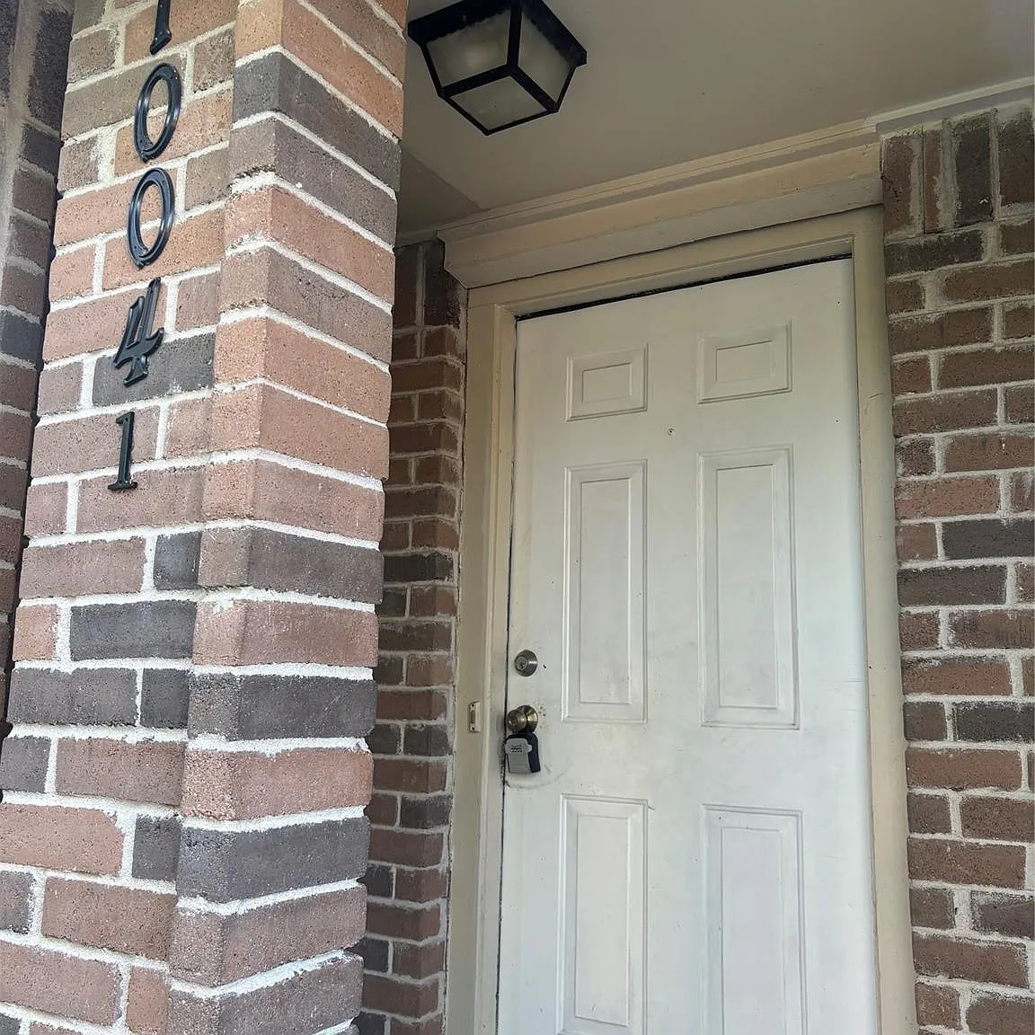 2 bed, 1.0 bath, 977 sqft, $1,495 — Photo 2