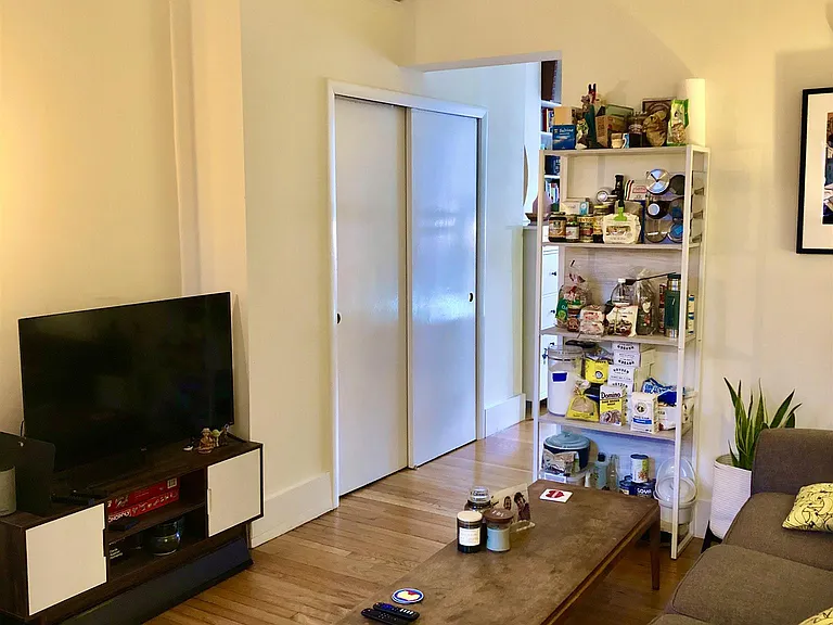 45 Florence St #2 — Photo 7