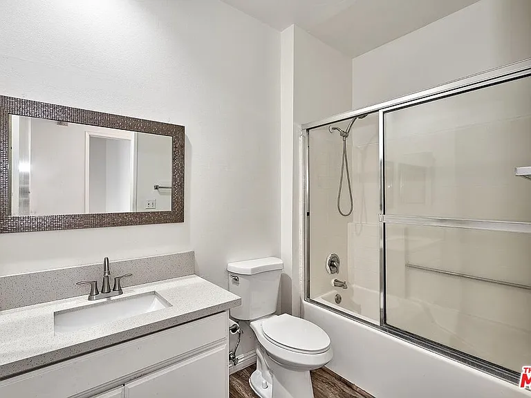 500 S Berendo St #101 — Photo 19