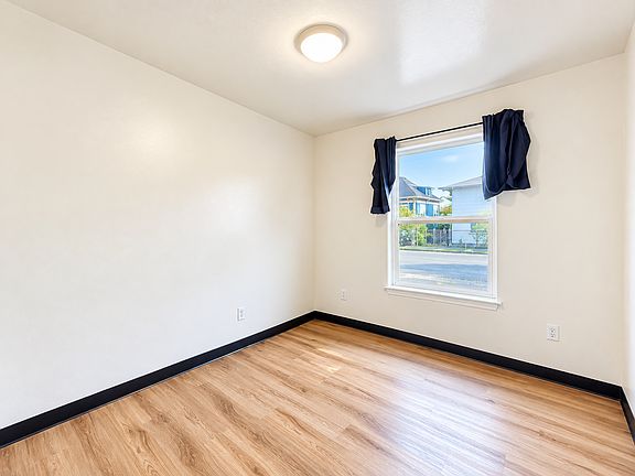 5th image of 1820 3rd St Unit 5