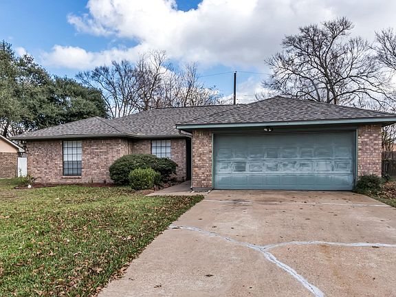 3rd image of 3113 Forestwood Dr
