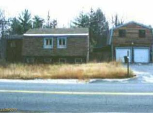 819 Buckfield Rd, Hebron, ME 04238