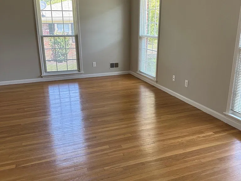 402 Gatehouse Ln — Photo 7