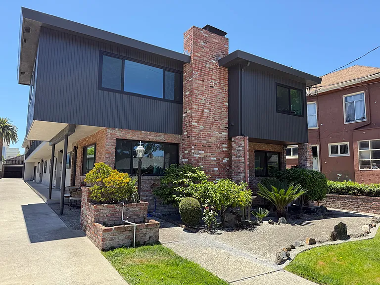 2216 Santa Clara Ave #G — Photo 1