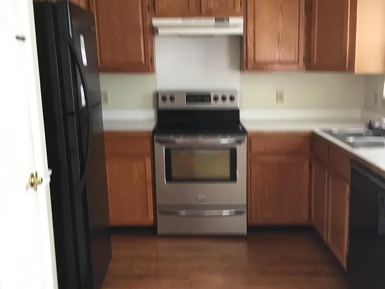 Kitchen has dining area, all appliances and pantry.
