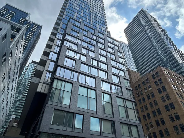 101 Peter St, Toronto, ON