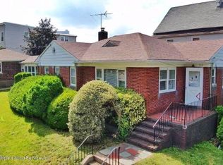 610 Tompkins Ave, Staten Island, NY 10305