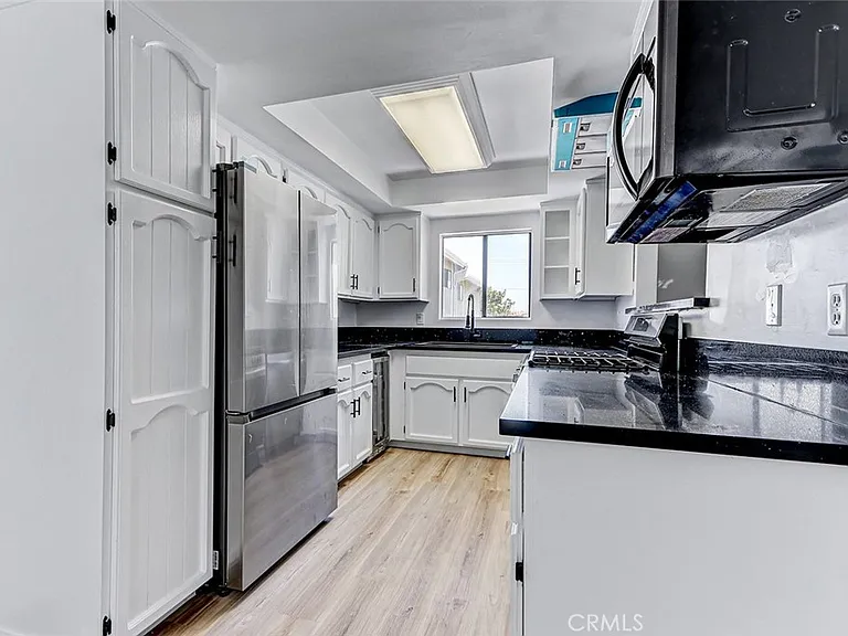 107 S Helberta Ave #4 — Photo 9