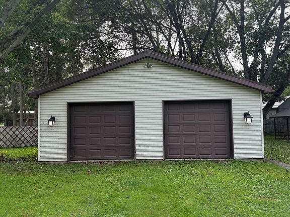 2nd image of 1638 Brookside Dr