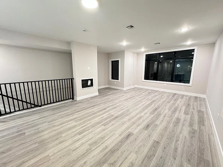 6118 Jefferson St #3 — Photo 7