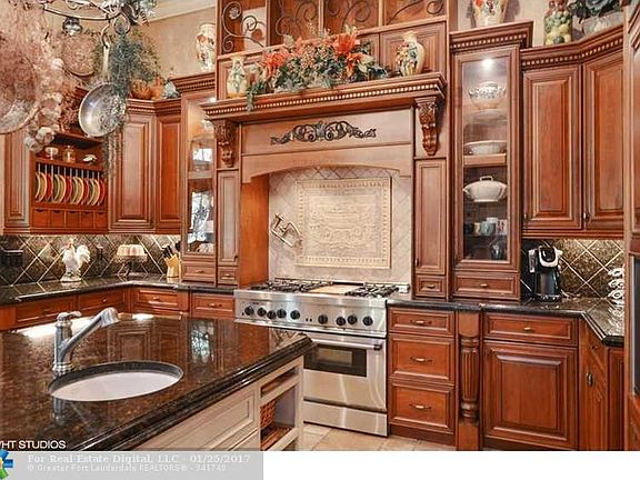 3rd image of 8325 NW 60th Pl