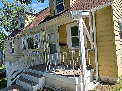 3rd image of 4951 Bedford Ave