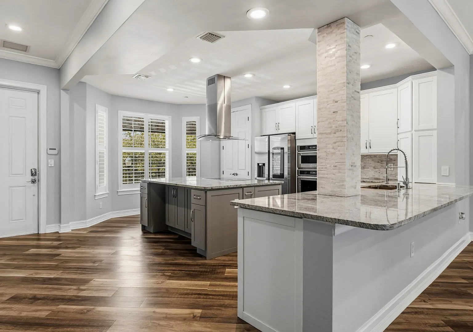 Luxury Downtown Condo (Flat) For Rent in Celebration — Photo 2