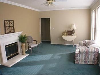 4th image of 3921 Parkhaven Dr