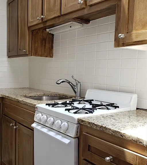 924 Beacon St #8 — Photo 15