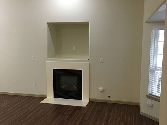 5th image of 15561 Mulberry Ln