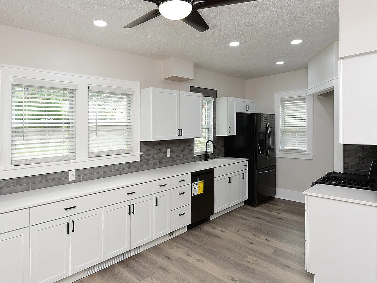 5 bed, 2200 sqft, $2,395 — Photo 1