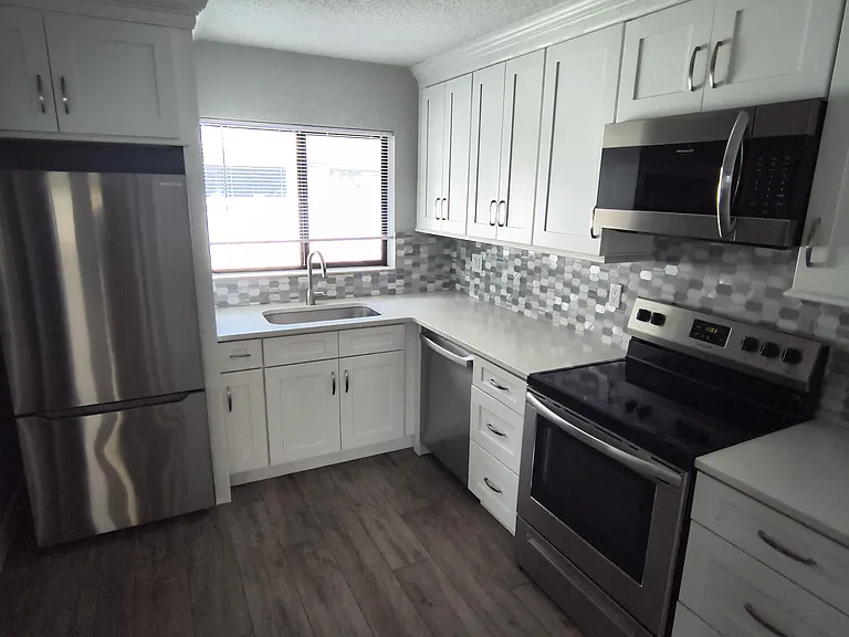 44 Lake Forest Pl — Photo 5