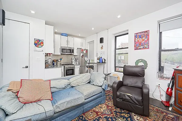 Rented by REAL New York | media 11