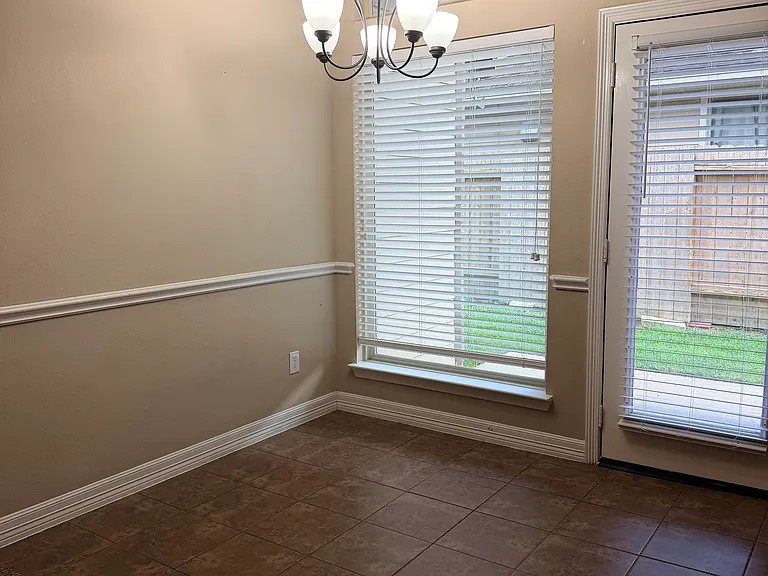 246 Clear Water St E — Photo 11