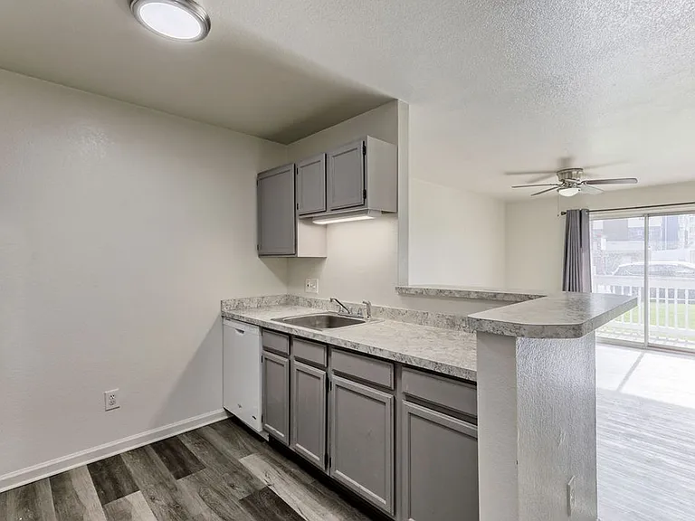 2856 17th Ave #103 — Photo 36