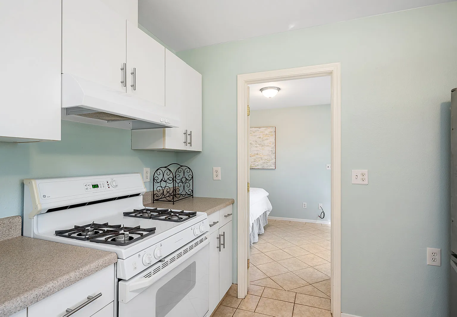 1 bed, 800 sqft, $3,120 — Photo 3