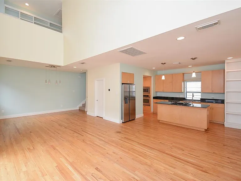 4122 Spencer St — Photo 11