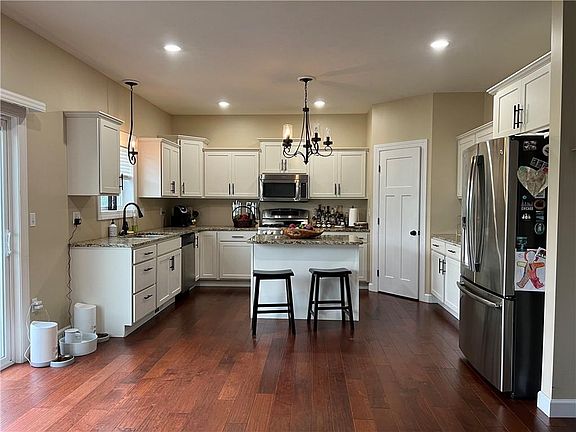 5th image of 7621 Oakwilde Dr