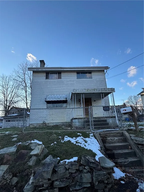 1022 Knoll St photo 1