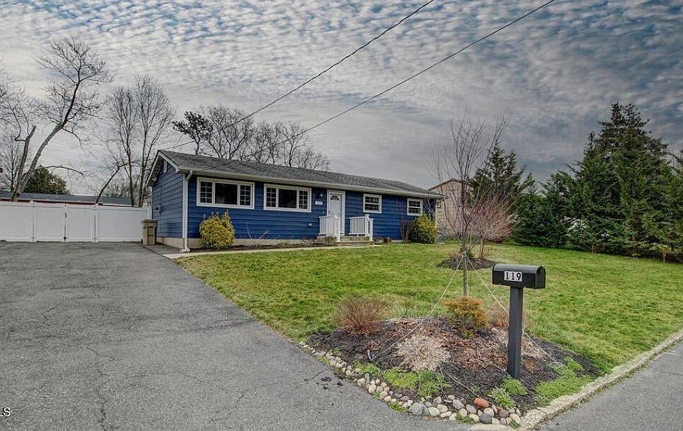 1st image of 119 Pheasant Dr