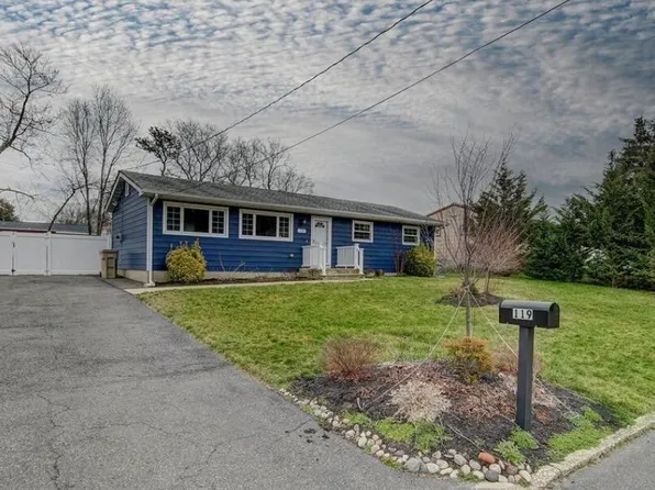119 Pheasant Dr, Bayville, NJ 08721