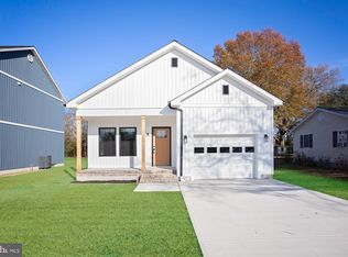 3 Sunrise Ave, Ridgely, MD 21660