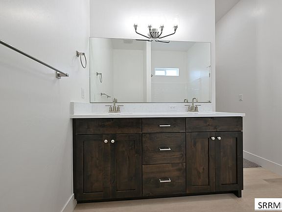 5th image of 6902 Bronson Dr