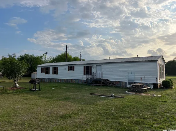 382 Heinemeyer, Seguin, TX 78155