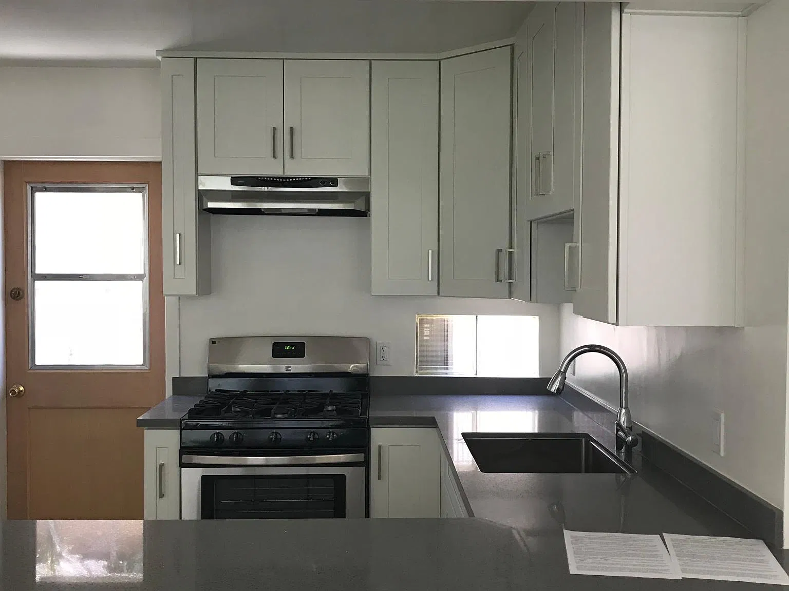 2 bed, 600 sqft, $2,600 — Photo 4