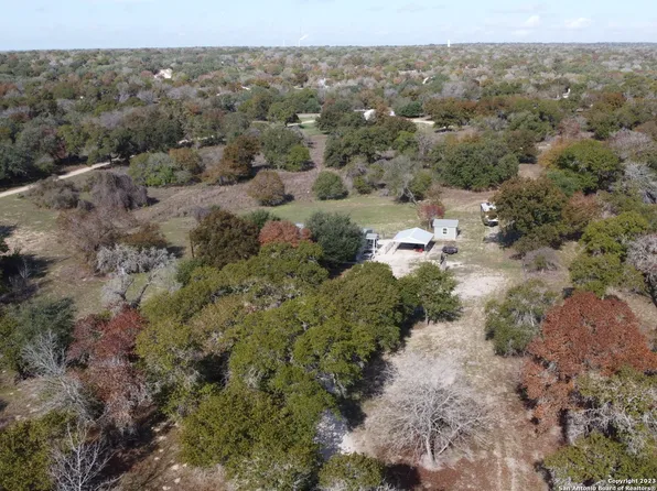 505 Cherry Ridge, Floresville, TX 78114