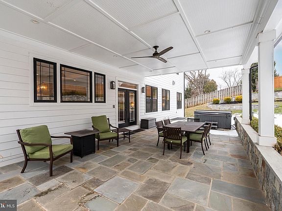 5th image of 7022 Hector Rd