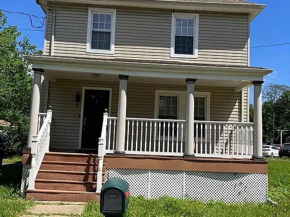 4 Circle Dr, Ledgewood, NJ 07852