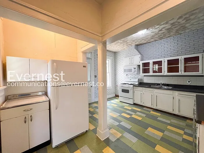426 Garland St — Photo 6