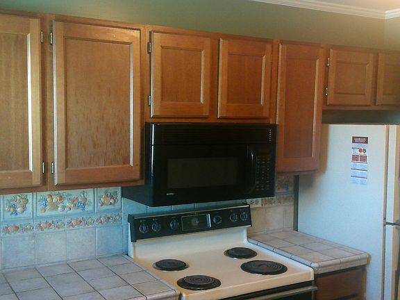 Kitchen w laundry room