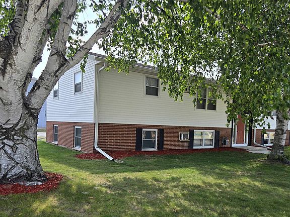3rd image of 3419 Sayer Ave