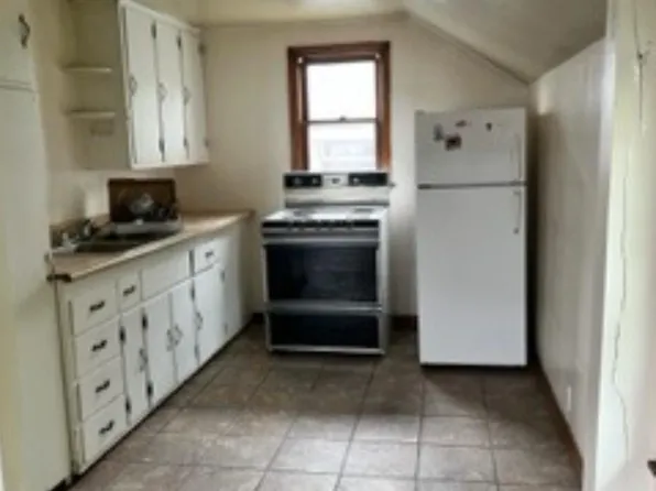 823 W 6th St #601-1/2, Marion, IN 46953